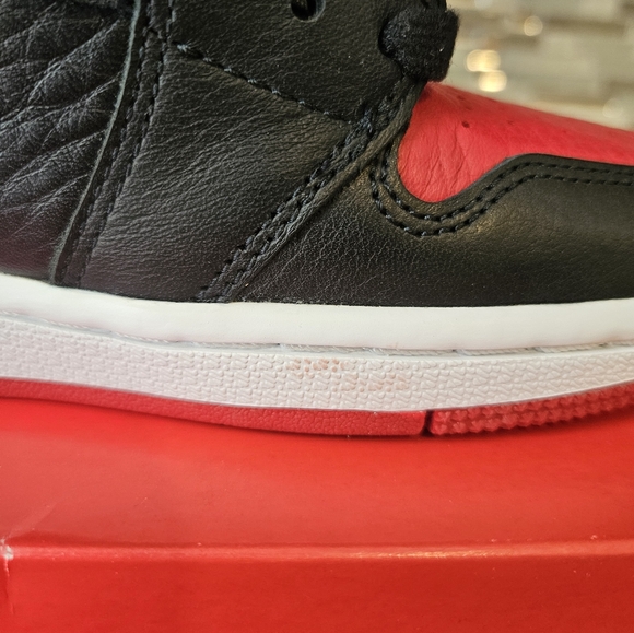 Air Jordan 1 Retro High NC to CHI Women's 7W flaw on midsole - Picture 11 of 12